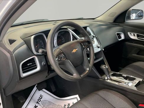 Used 2017 Chevrolet Equinox LS FWD image 17