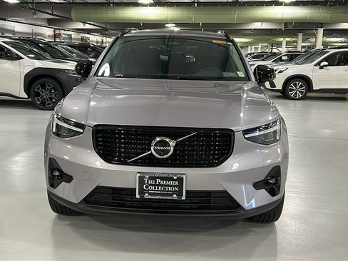 Used 2026 Volvo XC40 B5 Plus w/ Protection Package Premier AWD/4WD image 2