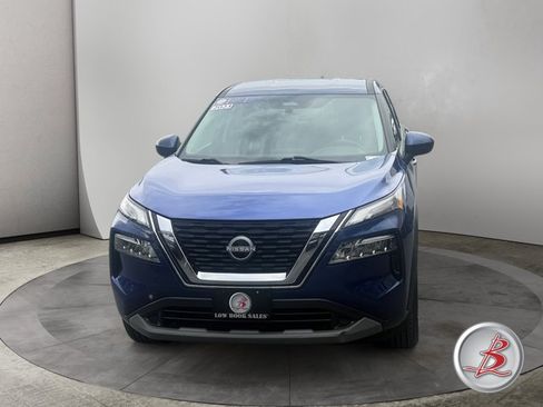 Used 2023 Nissan Rogue SV AWD/4WD image 2