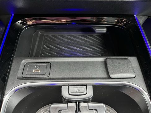 Used 2025 Mercedes-Benz GLA 250 4MATIC image 39