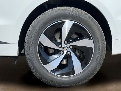 Used 2025 Jaguar F-PACE R-Dynamic S image 13