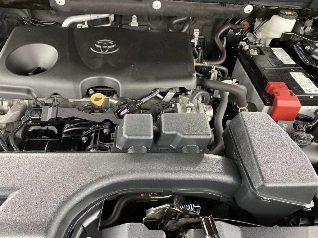 Used 2024 Toyota RAV4 LE AWD/4WD image 31