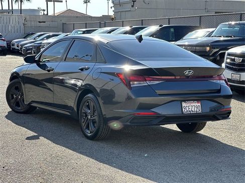 Used 2022 Hyundai Elantra SEL w/ Cargo Package image 6