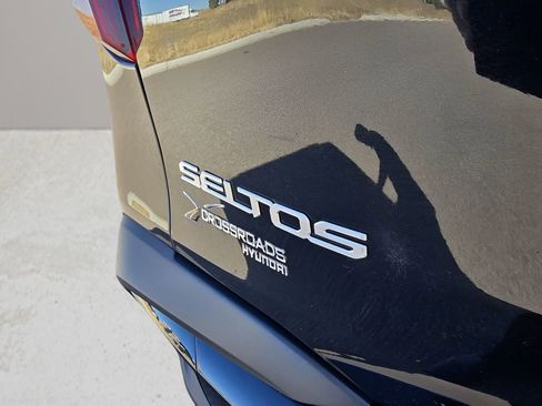 Used 2024 Kia Seltos SX image 10