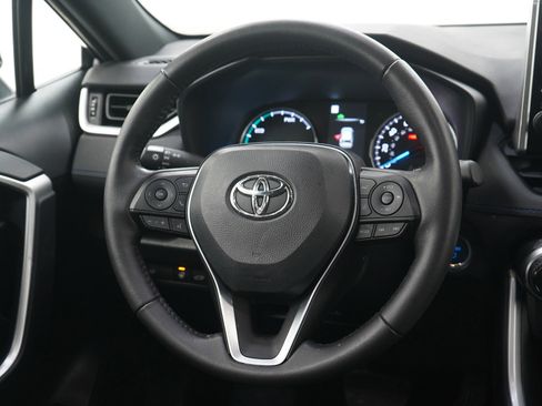 Used 2022 Toyota RAV4 SE w/ Convenience Package image 17