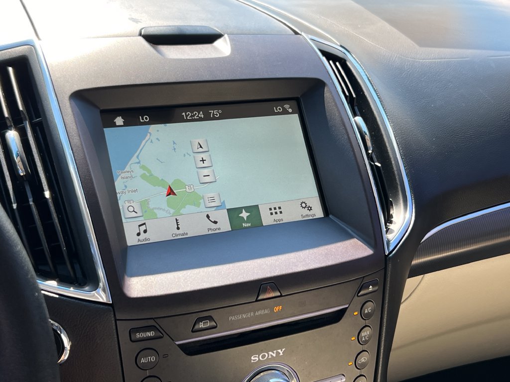Used 2018 Ford Edge Titanium w/ Equipment Group 302A FWD image 39