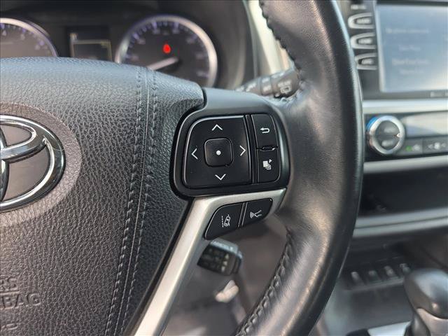 Used 2018 Toyota Highlander SE AWD/4WD image 19