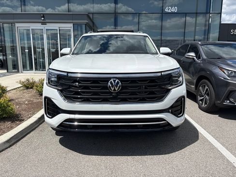 Used 2024 Volkswagen Atlas SEL Premium R-Line AWD/4WD image 25