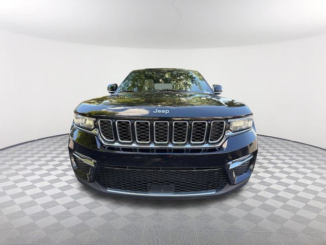 Used 2023 Jeep Grand Cherokee Limited AWD/4WD image 2