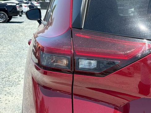Used 2025 Nissan Rogue SV w/ SV Premium Package FWD image 13