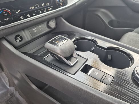 Used 2025 Nissan Rogue SV AWD/4WD image 10