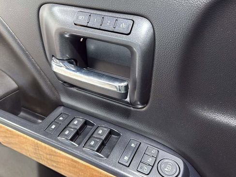 Used 2015 Chevrolet Silverado 1500 LTZ AWD/4WD image 18
