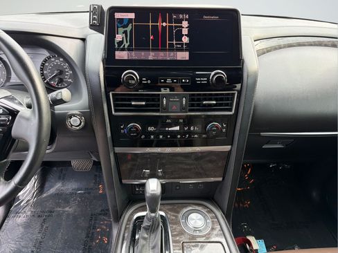 Used 2022 Nissan Armada Platinum w/ Captain's Chairs Package RWD image 17