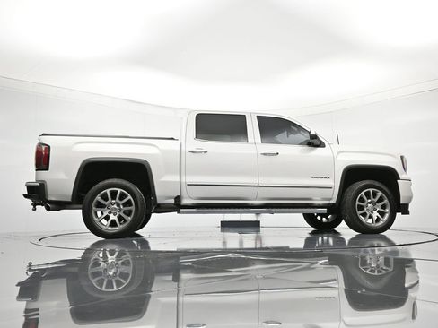 Used 2018 GMC Sierra 1500 Denali image 41
