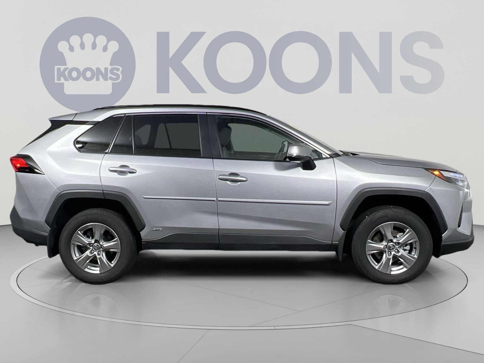 Used 2025 Toyota RAV4 XLE AWD/4WD image 8