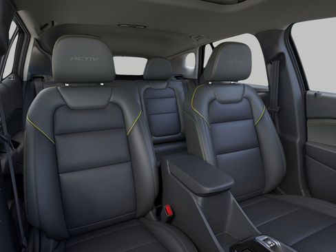 New 2026 Chevrolet Trax ACTIV w/ Sunroof Package FWD image 16