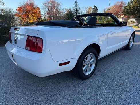 Used 2006 Ford Mustang V6 image 10