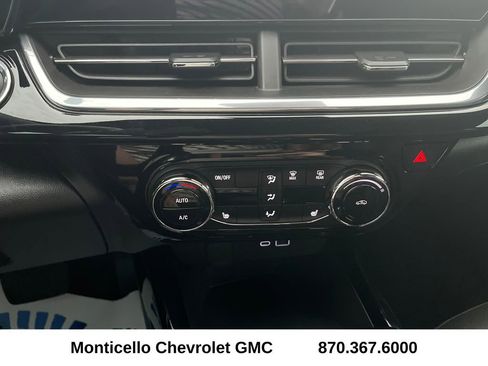 Used 2024 Chevrolet Trax RS w/ Driver Confidence Package image 16