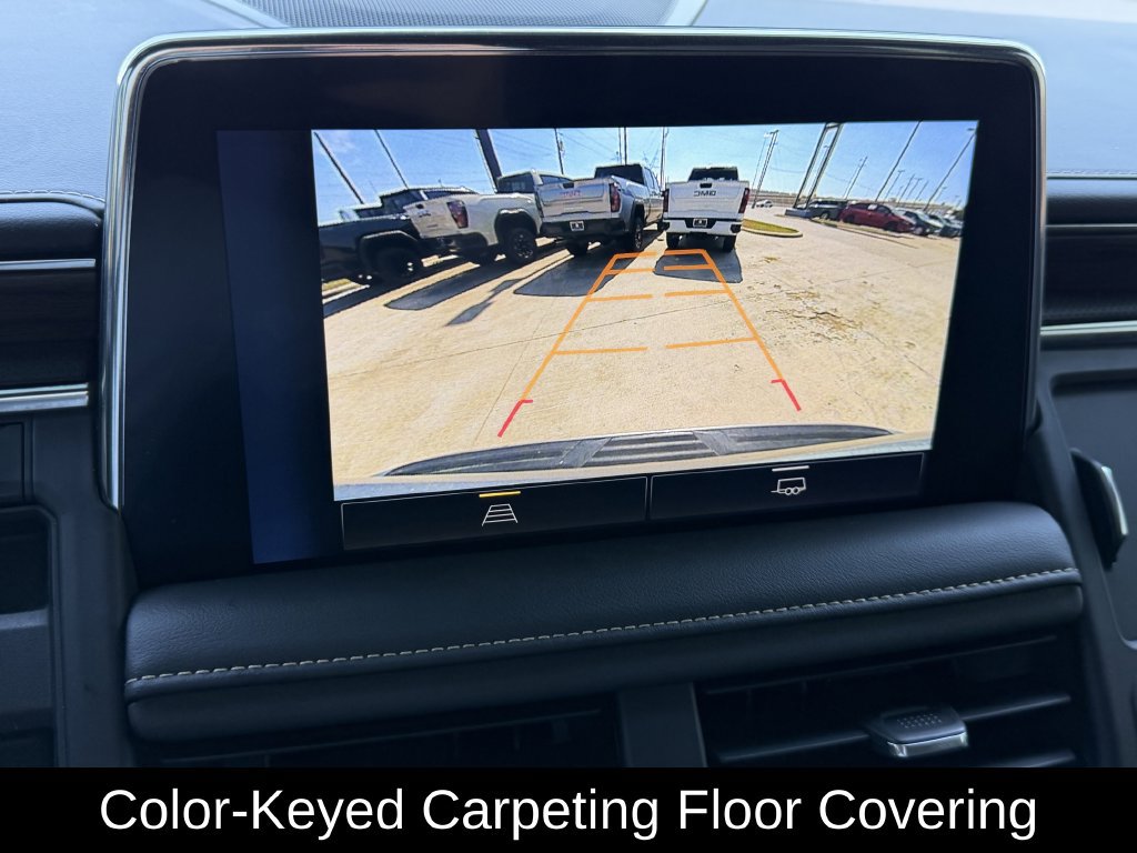 Used 2023 Chevrolet Suburban Premier RWD image 18