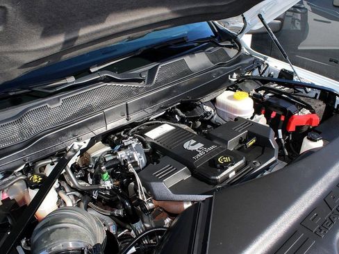 Used 2024 RAM 2500 Tradesman w/ Chrome Appearance Group image 30