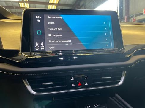 Used 2024 Volkswagen Atlas Cross Sport SE FWD image 25