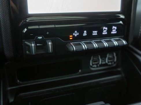 Used 2022 RAM 1500 Limited w/ Body Color Bumper Group AWD/4WD image 34