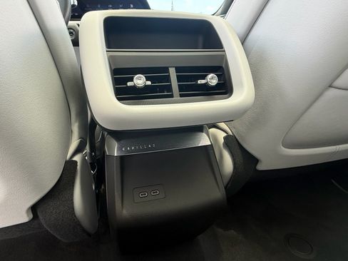 Used 2024 Cadillac Lyriq Luxury RWD image 12