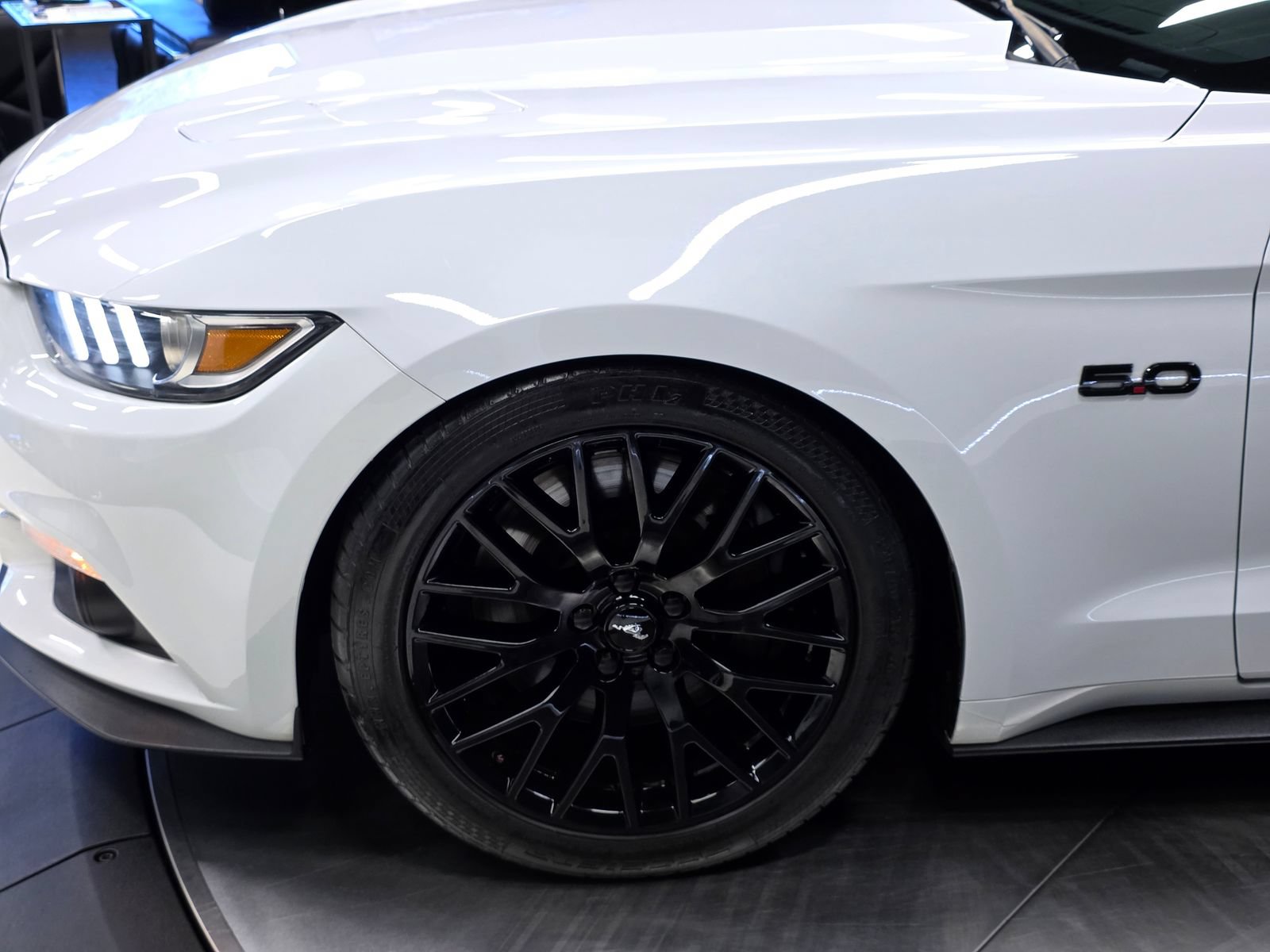 Used 2017 Ford Mustang GT Premium w/ GT Performance Package RWD image 36
