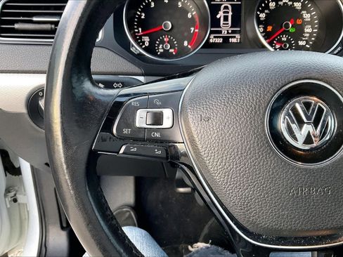 Used 2017 Volkswagen Jetta SE image 18