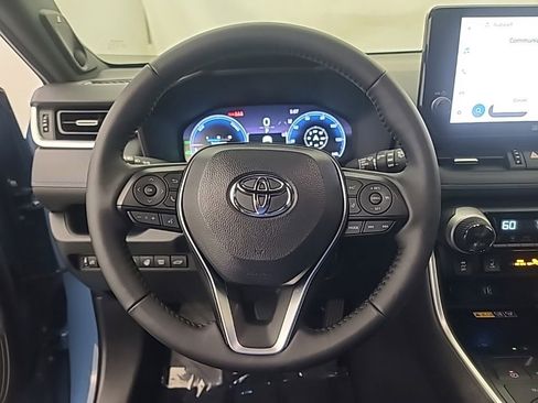 Used 2025 Toyota RAV4 XSE w/ Advanced Technology Package AWD/4WD image 33