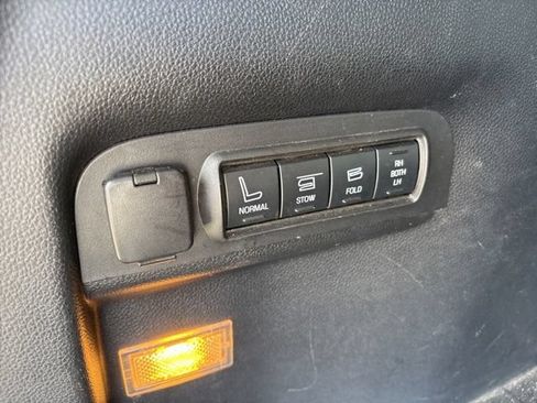 Used 2016 Ford Explorer Platinum AWD/4WD image 32