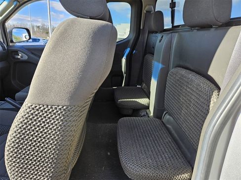 Used 2006 Nissan Frontier SE w/ (P01) Power Pkg image 9