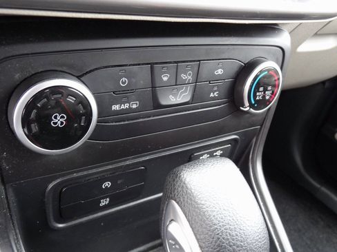 Used 2021 Ford EcoSport S image 12