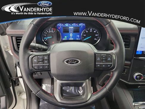 Used 2022 Ford Expedition Limited image 24
