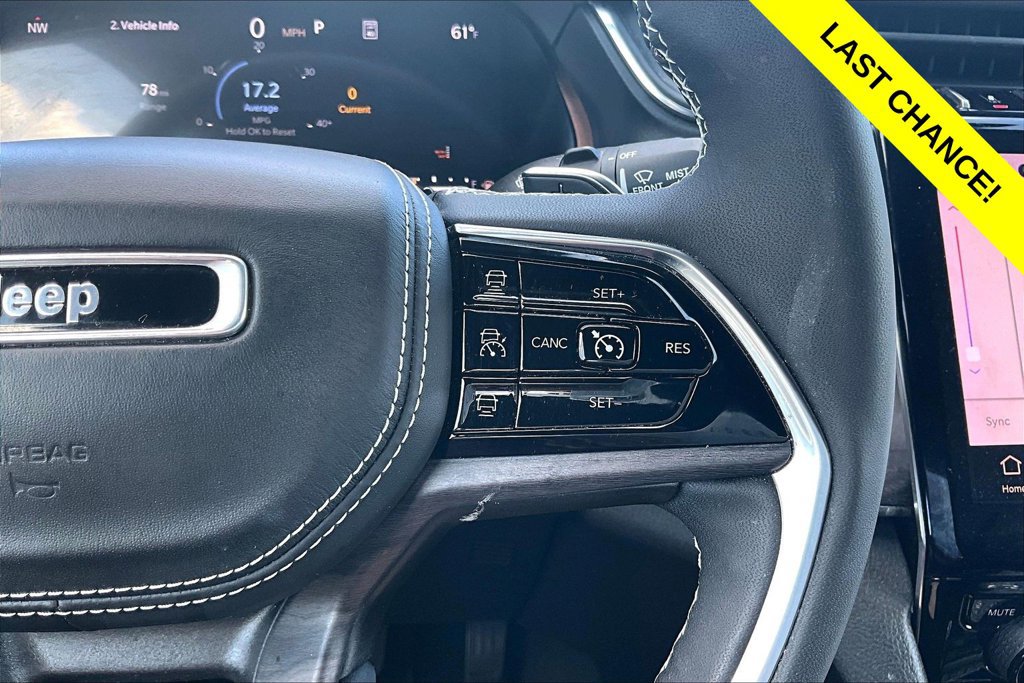 Used 2023 Jeep Grand Cherokee Overland w/ Luxury Tech Group IV AWD/4WD image 19
