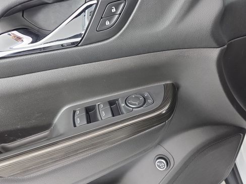 Used 2018 GMC Acadia SLT image 28