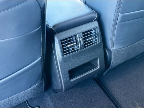 New 2025 Mitsubishi Outlander SE image 19