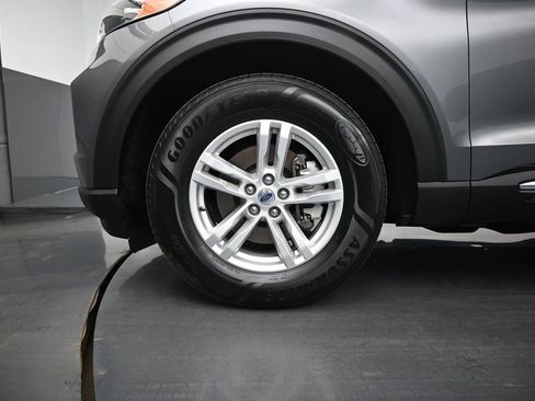 Certified 2021 Ford Explorer XLT RWD image 28