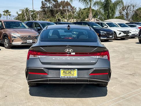 Certified 2025 Hyundai Elantra SEL image 6