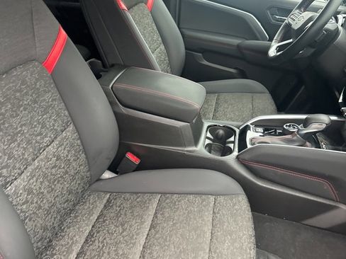 Used 2023 Chevrolet Colorado Z71 w/ Z71 Convenience Package 2 image 13