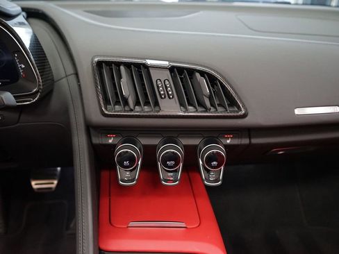 Used 2022 Audi R8 V10 w/ Carbon Exterior Package image 10