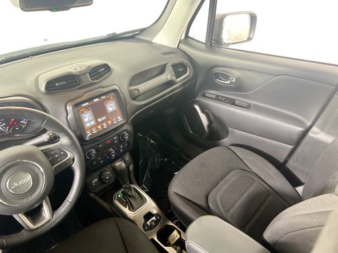 Used 2022 Jeep Renegade Latitude w/ Convenience Group image 23