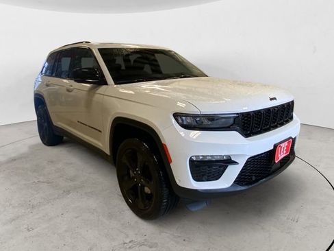 New 2025 Jeep Grand Cherokee Limited w/ Luxury Tech Group II image 7