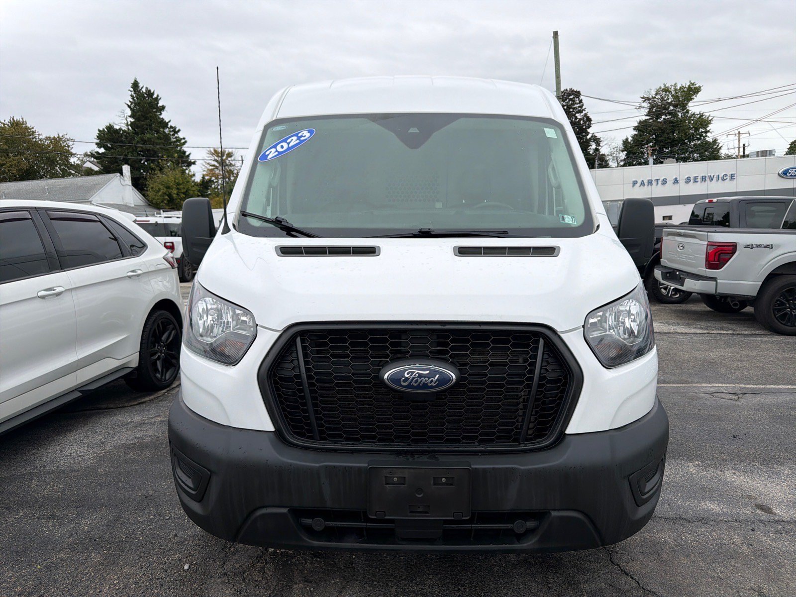 Used 2023 Ford Transit 250 Medium Roof RWD image 2