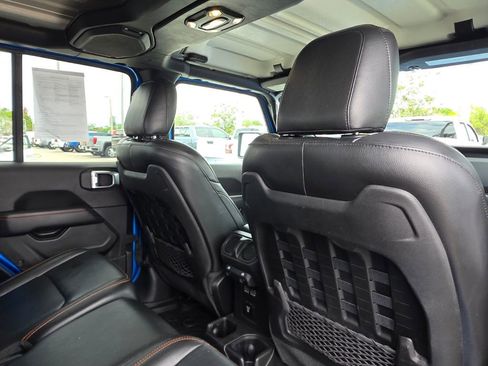 Used 2022 Jeep Gladiator Mojave w/ Cold Weather Group image 12