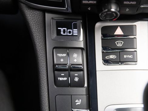 Used 2016 Porsche Panamera S image 87