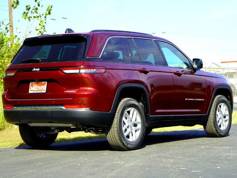 New 2025 Jeep Grand Cherokee Laredo X w/ Luxury Tech Group I image 5