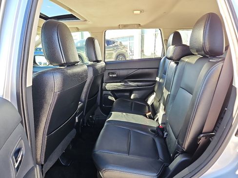 Used 2014 Mitsubishi Outlander GT image 11