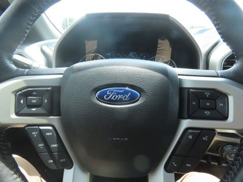 Certified 2019 Ford F150 Lariat w/ Equipment Group 502A Luxury RWD image 26