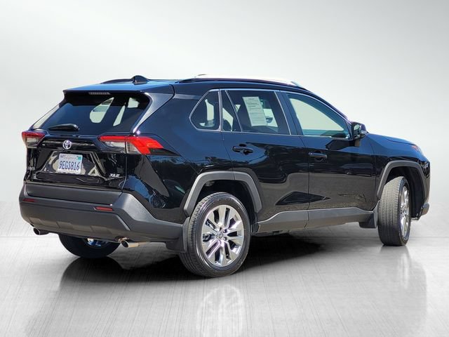 Used 2023 Toyota RAV4 XLE Premium FWD image 4
